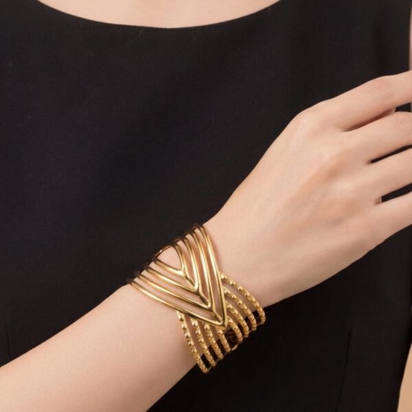 Ribbed Wide Cuff Bangle