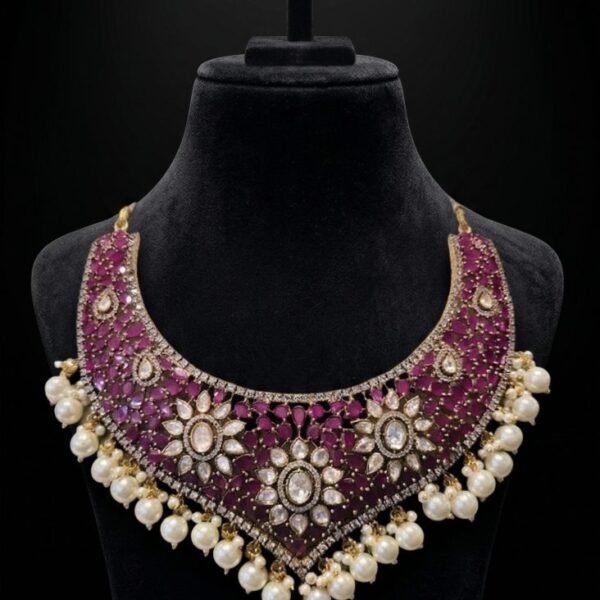 AD Elaborate Pendant Set