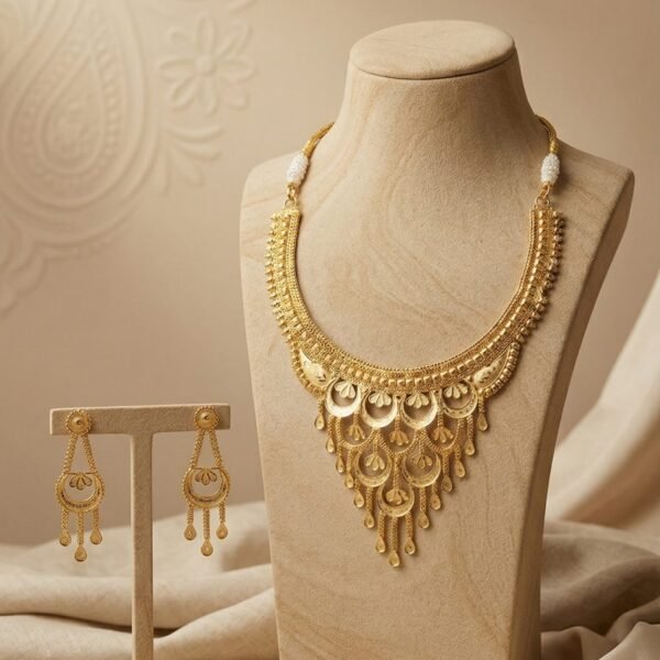 Antique Heritage Pendant Necklace