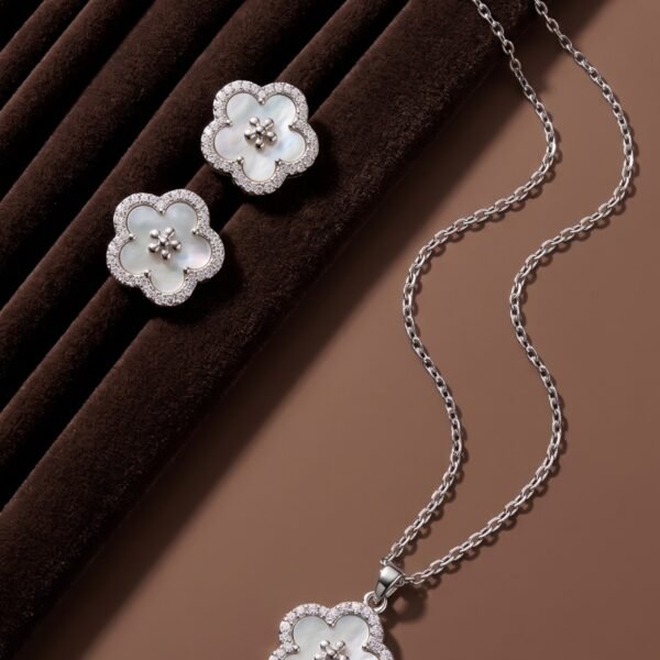 925 Silver Mother of Pearl Clover Pendant Set