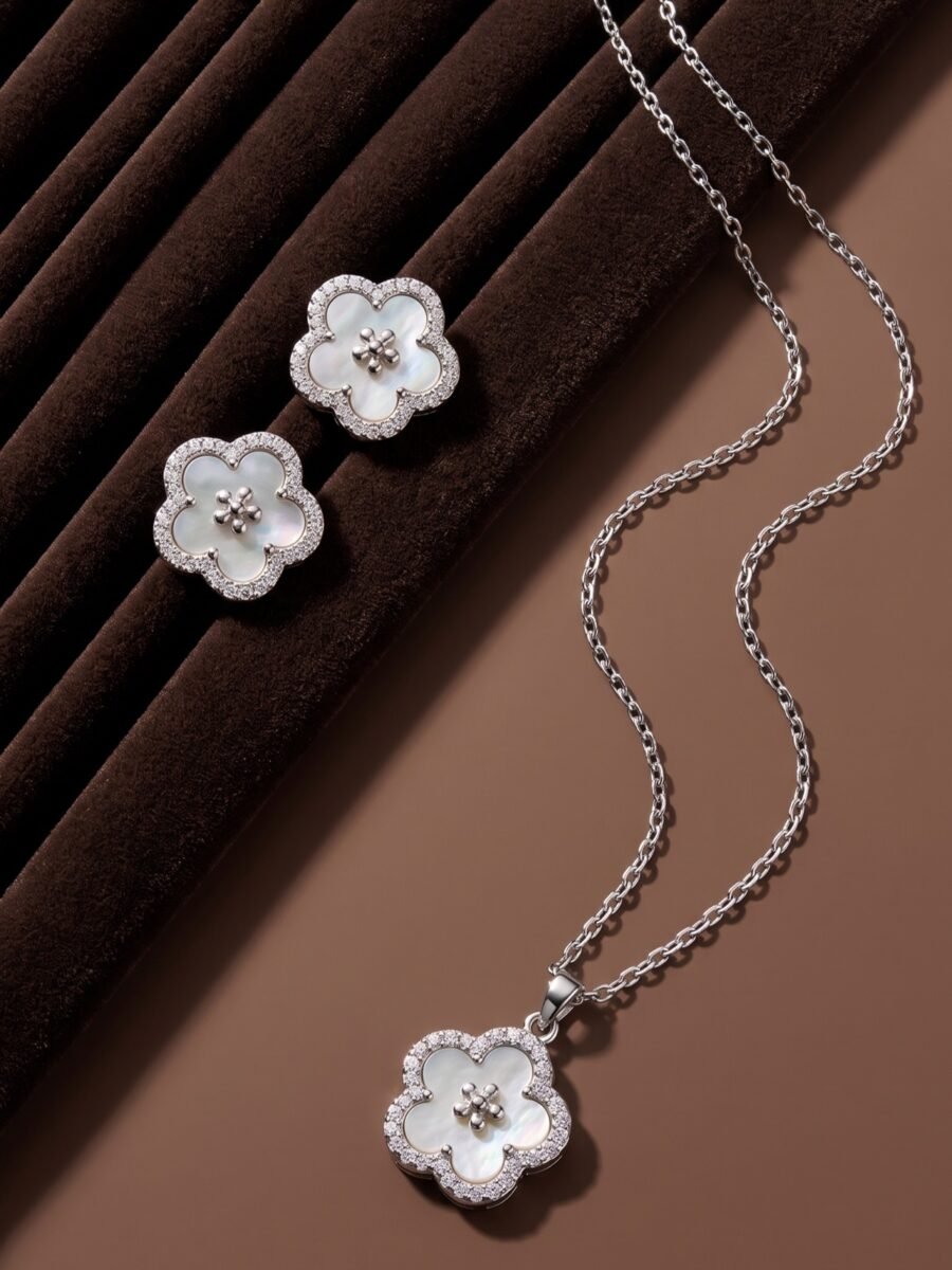 925 Silver Mother of Pearl Clover Pendant Set