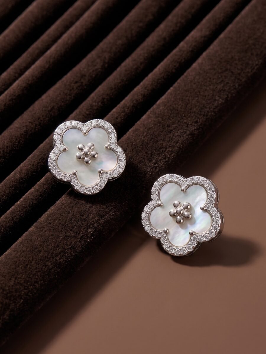 925 Silver Mother of Pearl Clover Pendant Set