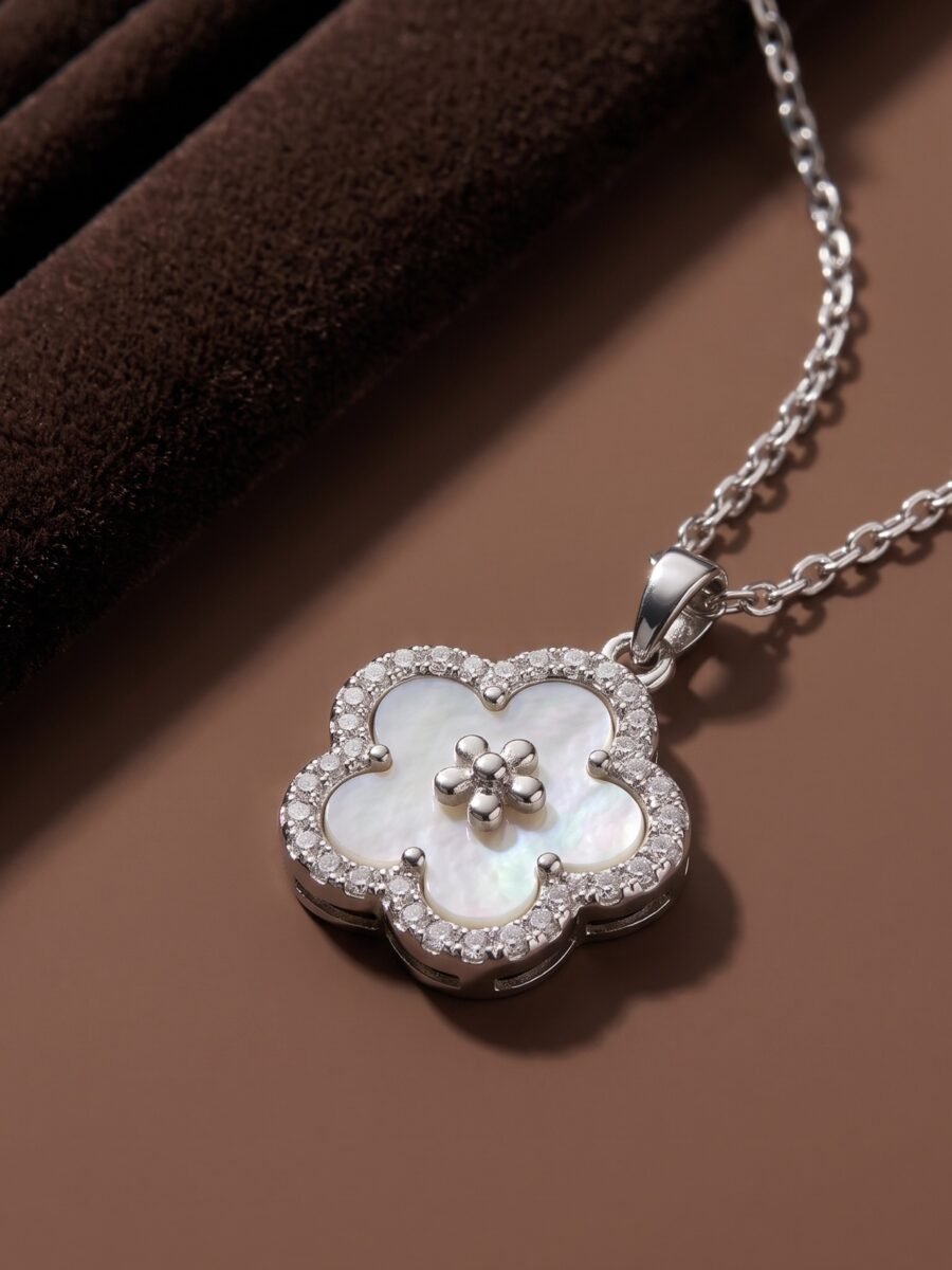 925 Silver Mother of Pearl Clover Pendant Set