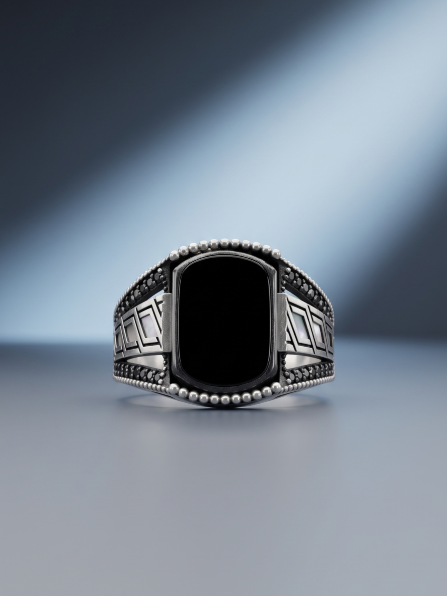 925 Silver Grand Onyx Heritage Signet Ring